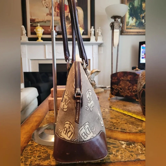 DOONEY AND BOURKE - Picture 3 of 10